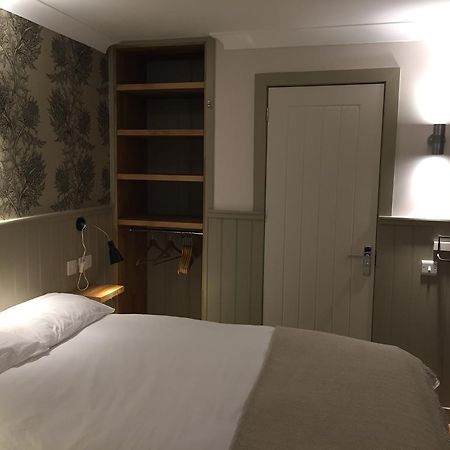 אירווין The Harbour Guest House מראה חיצוני תמונה